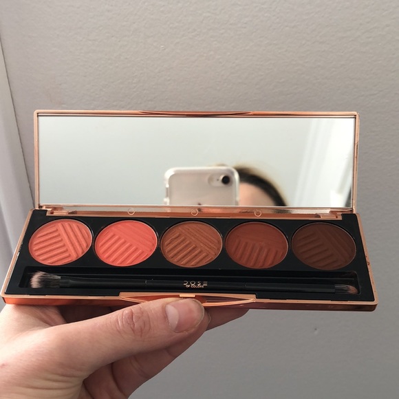 Neutral eye shadow palette - Picture 2 of 2